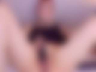 Live cam show with Meegan-red - Interactive on luckytryst.com