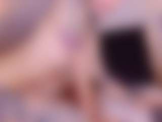 Live cam show with Meegan-red - Spank on AdultVida.com