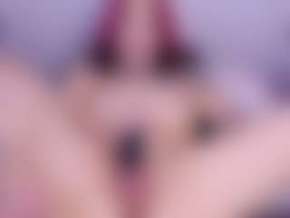 Meegan-red's Live Sex Cam Show