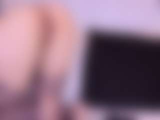 Meegan-red's Live Sex Cam Show