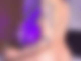 Live cam show with Meegan-red - Red Hair on livesuperchat.net