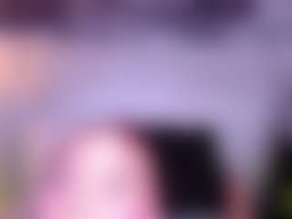 Live cam show with Meegan-red - Petite on UwU Esports
