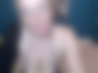 Live cam show with NADINNNE34k - Huge on TeamSkeetLive