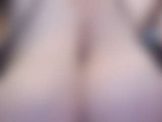 Live cam show with NADINNNE34k - Big Tits MILF on Dolls Live