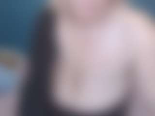 NADINNNE34k MILF webcam performer live streaming