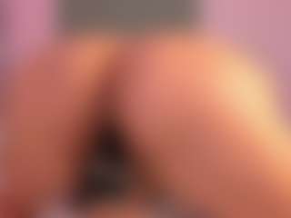 Live cam show with scarlett-brooks - Deepthroat on Mixed Magazine Live