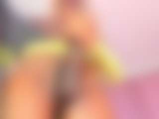 Live cam show with amaanda-fox - English on CamwithHer
