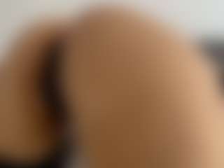 Live cam show with AuraXo - Solo on friskycurves.com