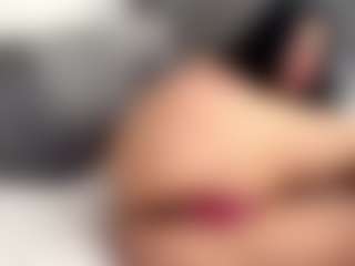 Live cam show with AuraXo - Normal on Fling VIP Chat
