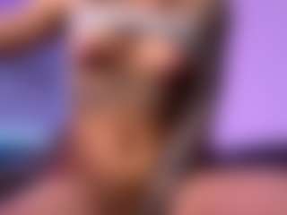 Live cam show with AuraXo - Normal on Camsoda