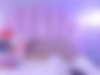 Live cam show with BellaaSanders - Thin on StripNow