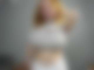 Live cam show with JenneferMoitoso - Average on Fling VIP Chat
