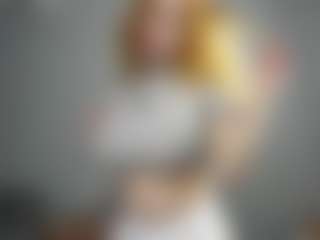 Live cam show with JenneferMoitoso - Average on chickslive.net