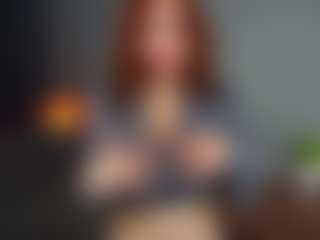 Live cam show with JenneferMoitoso - Ass Clapping on CamwithHer