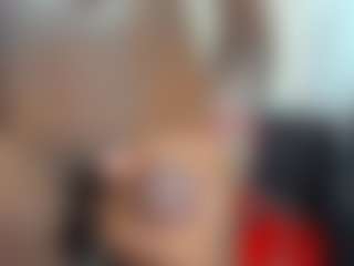Live cam show with Kylie-Ward - Brown Eyes on livesuperchat.net