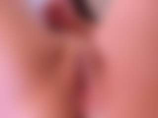 Live cam show with LisaBlaer - Sexy on CamClone