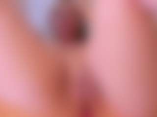 Spettacolo in cam dal vivo con LisaBlaer - Petite su Camsoda