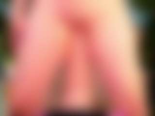 Live cam show with MaeWilkins - Body Massage on Camsoda