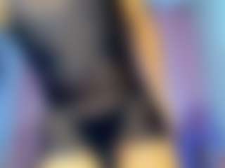 Live cam show with NicoleMadrird - Tease on madthumbs