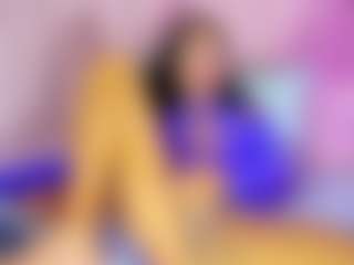Live-Cam-Show mit NicoleMadrird - Spank auf Camsoda