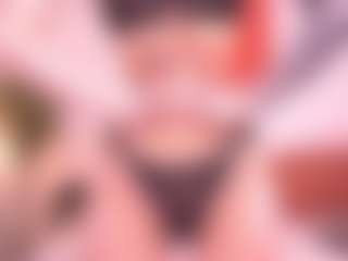 Live cam show with Pheromoon - Oil on Camsoda