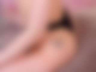 Live cam show with Rose - Lesbian on AdultVida.com