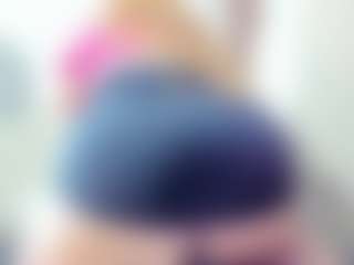 Live cam show with TiffanyMonrow - Facial on Camsoda