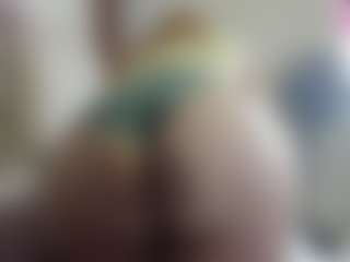 Live cam show with TiffanyMonrow - Facial on Camsoda