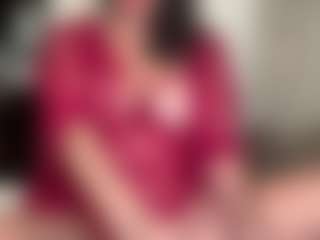 YourSquirtingFantasy MILF webcam performer live streaming