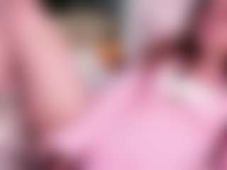 Live cam show with Mary - Raven Hair on Camming Site