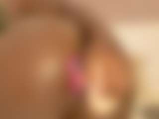 Live cam show with daniellabrown - Strip Ebony on 1on1-livenow | colombia