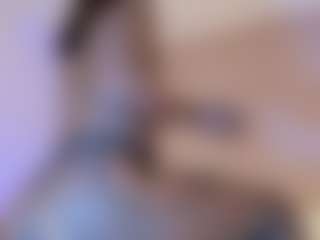 Live cam show with daniellabrown - Ebony on CamwithHer | colombia
