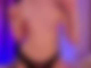 Live cam show with KarolynTijernia - Tiny Tits on instabang