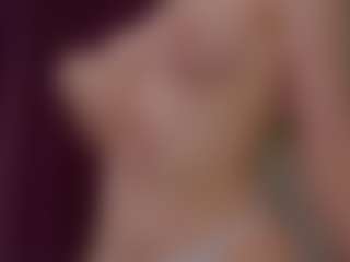 Live cam show with KarolynTijernia - Smoking on fapnchat