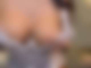 MiaVega1's Live Sex Cam Show
