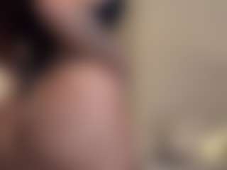 MiaVega1's Live Sex Cam Show