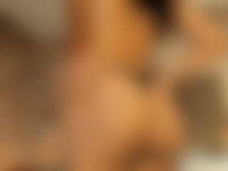 Live cam show with Vanessa - Skinny on StripNow