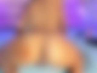 Live cam show with Vanessa - Small Tits on Camsoda