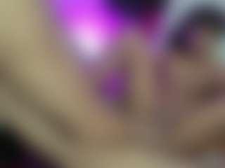Emavallerin-os's Live Sex Cam Show