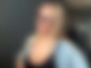 Live cam show with Mila - Mature on 1on1-livenow