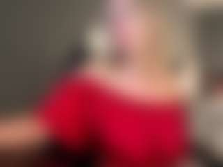 Live cam show with Mila - Strip Mature on xxxlivecams.org