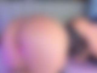 Live cam show with mia-scot - Skinny on Camming Site