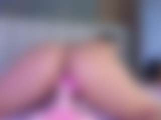 Live cam show with mia-scot - Skinny on Camsoda
