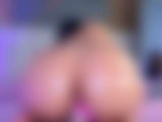 Live cam show with mia-scot - Skinny on Camsoda