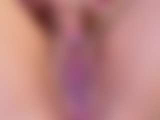 Live cam show with mia-scot - Skinny on Camsoda