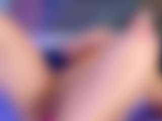 Live cam show with mia-scot - Curvy Small Tits on Milfs Live