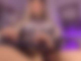 Live cam show with Stephy Moon - Roleplay on Camsoda