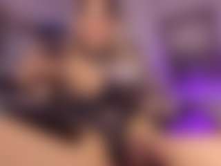 Live cam show with Stephy Moon - Cumshot on CamwithHer