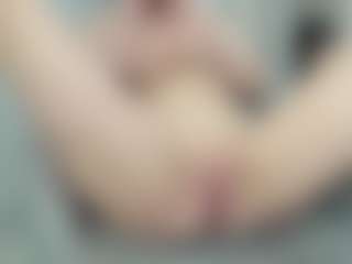 dreamhole MILF webcam performer live streaming