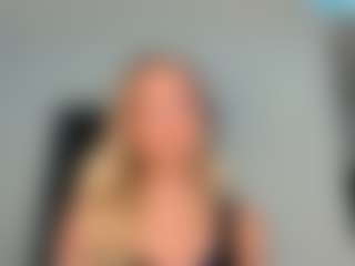 Live cam show with kelseyblu - Moaning on studioflirtlive.com